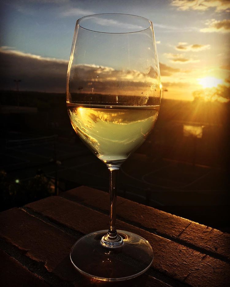 photos of white wine