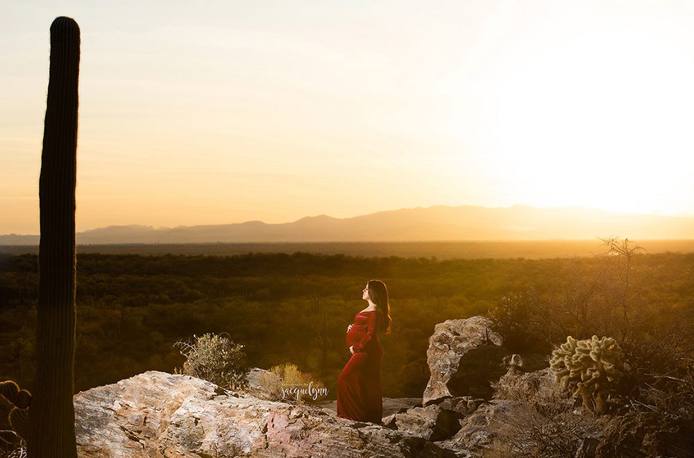 maternity photos Tucson desert