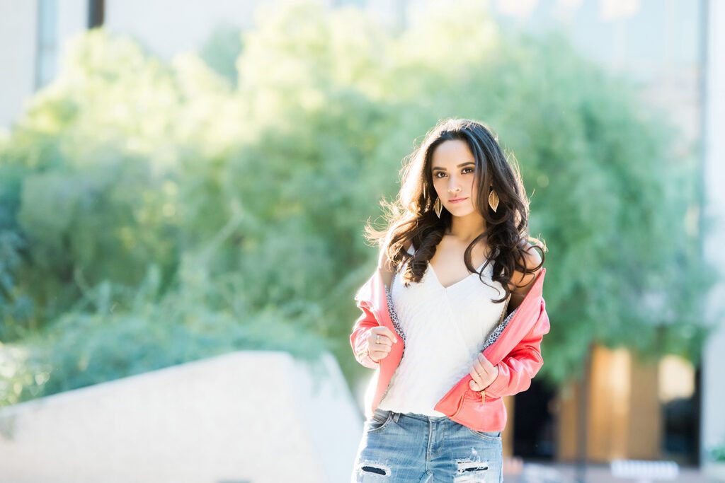 What to Wear for Senior Pictures in Tucson (Style Guide)
